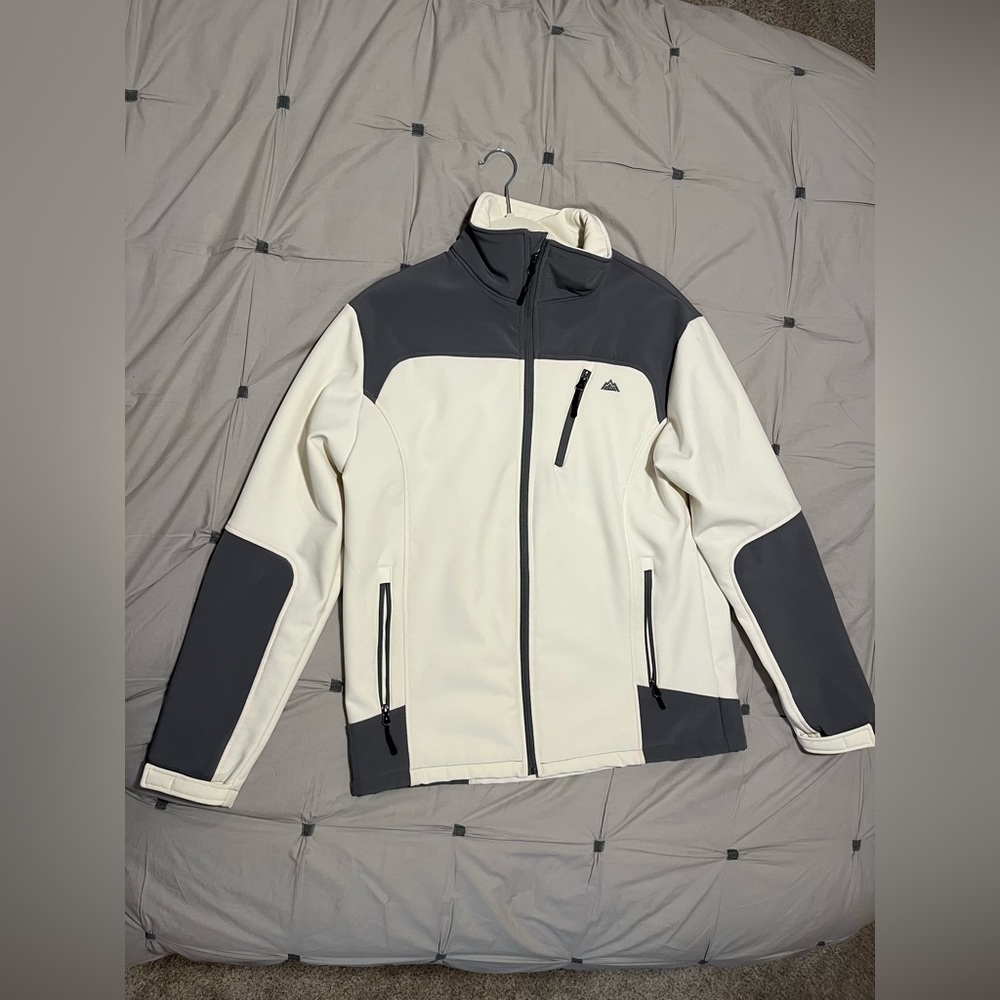 Snozu Men’s Performance Jacket Sz Medium